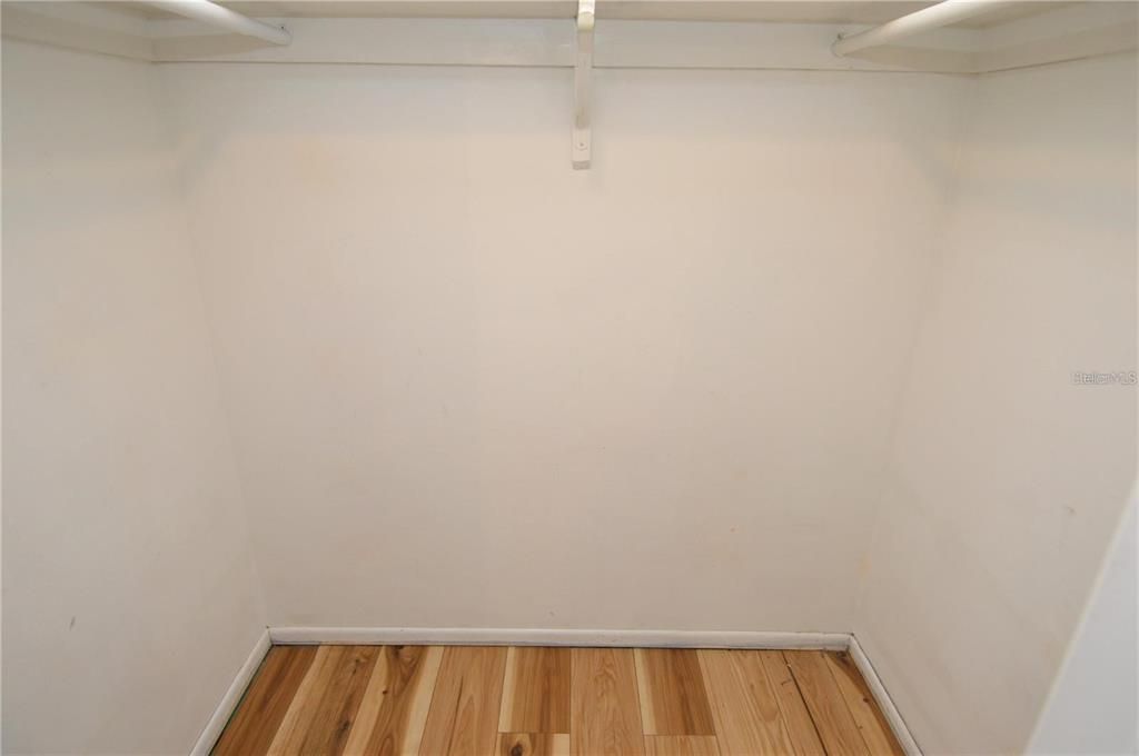 For Rent: $1,600 (2 beds, 1 baths, 1000 Square Feet)