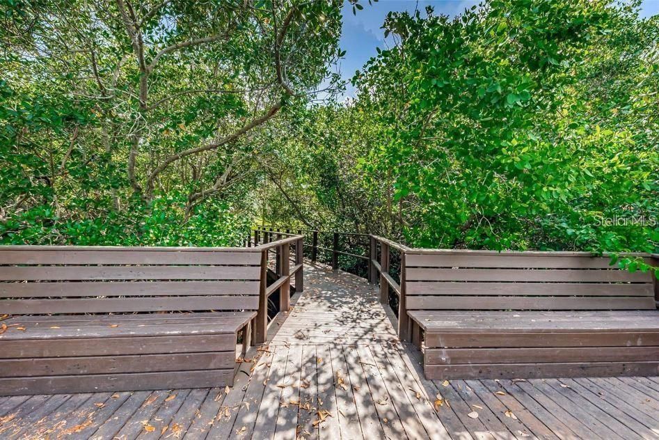 For Rent: $1,600 (2 beds, 1 baths, 1000 Square Feet)