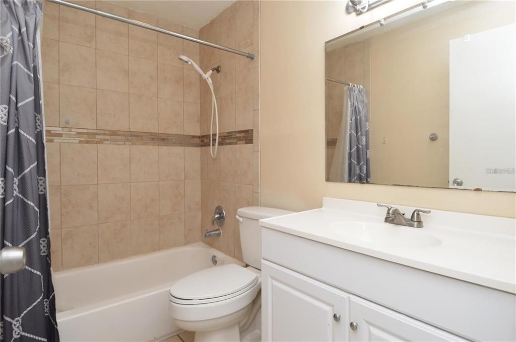 For Rent: $1,600 (2 beds, 1 baths, 1000 Square Feet)