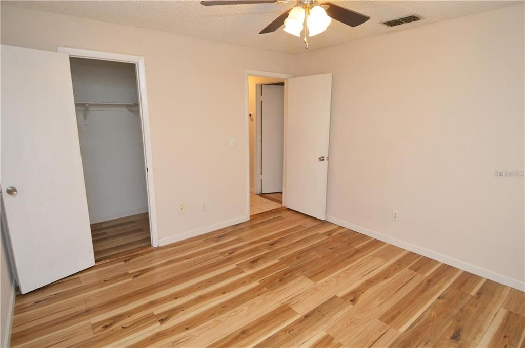 For Rent: $1,600 (2 beds, 1 baths, 1000 Square Feet)