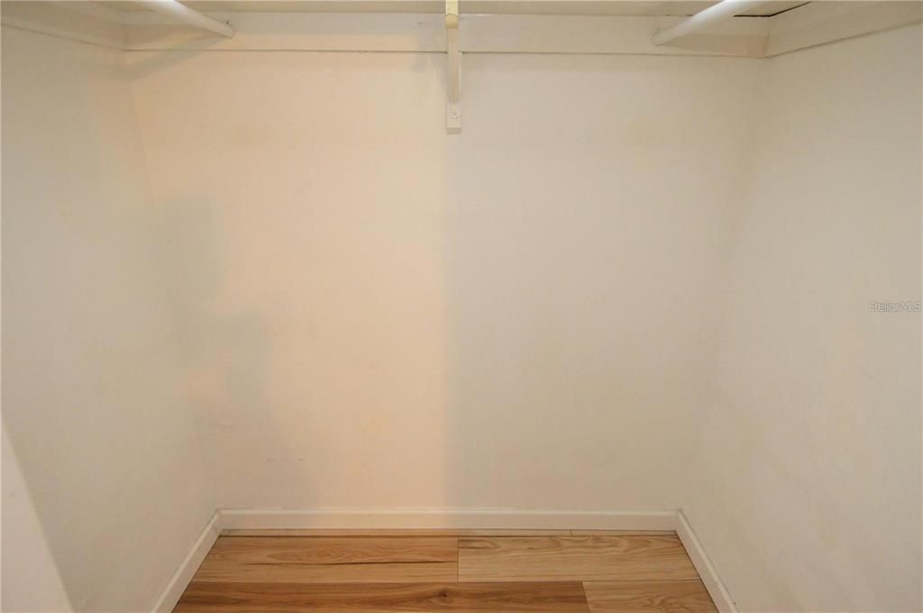 For Rent: $1,600 (2 beds, 1 baths, 1000 Square Feet)