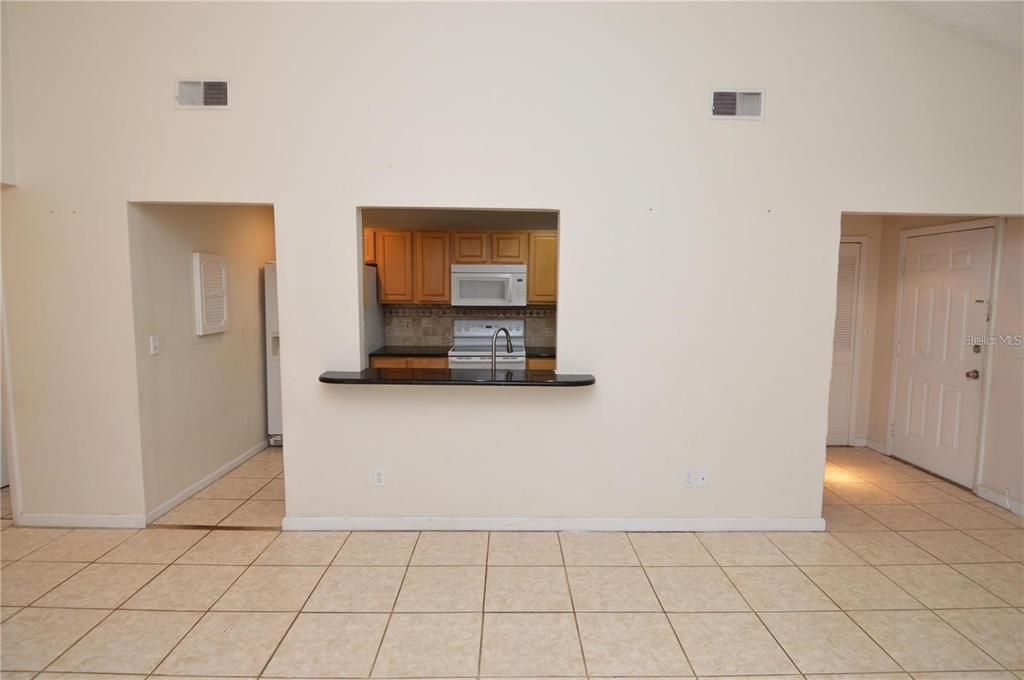 For Rent: $1,600 (2 beds, 1 baths, 1000 Square Feet)