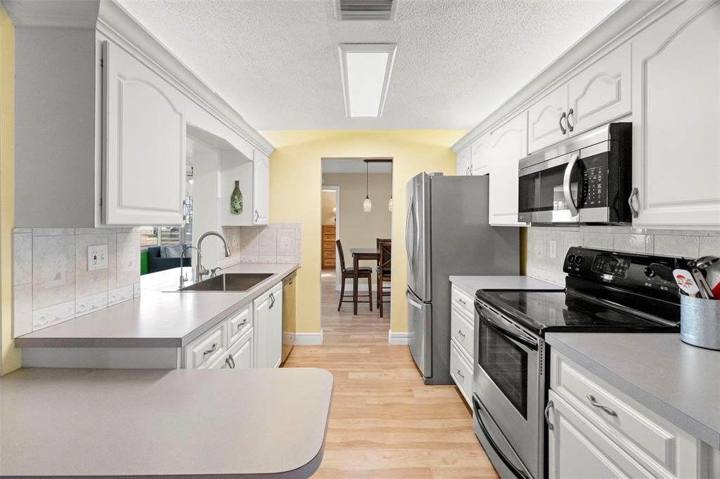 En Venta: $329,000 (2 camas, 2 baños, 1682 Pies cuadrados)