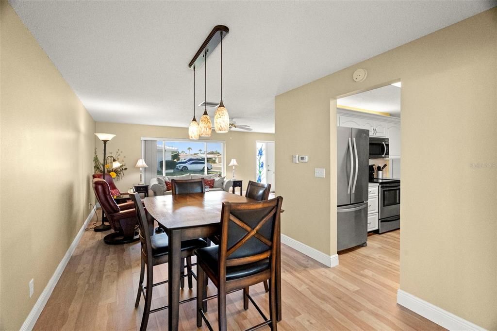 En Venta: $329,000 (2 camas, 2 baños, 1682 Pies cuadrados)