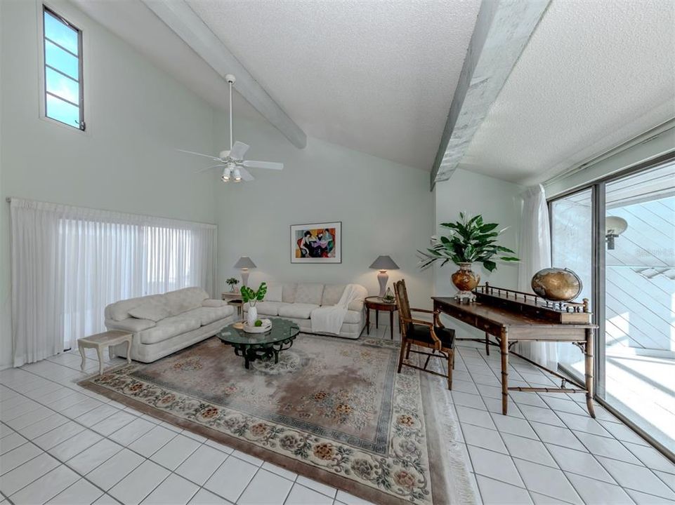 For Sale: $439,900 (2 beds, 2 baths, 1754 Square Feet)