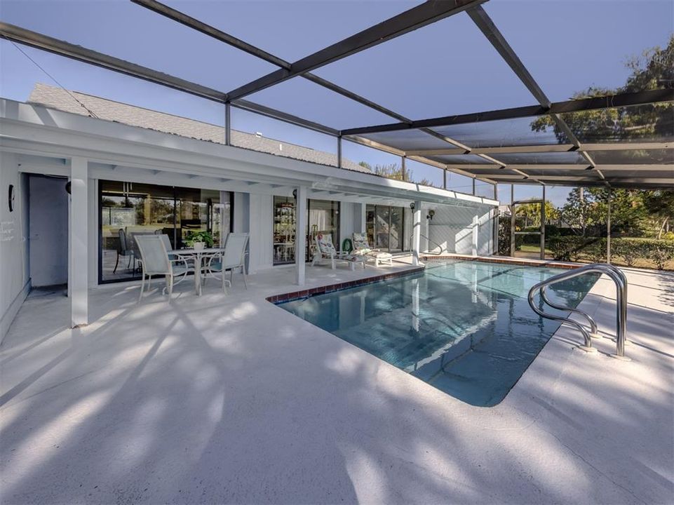 For Sale: $439,900 (2 beds, 2 baths, 1754 Square Feet)