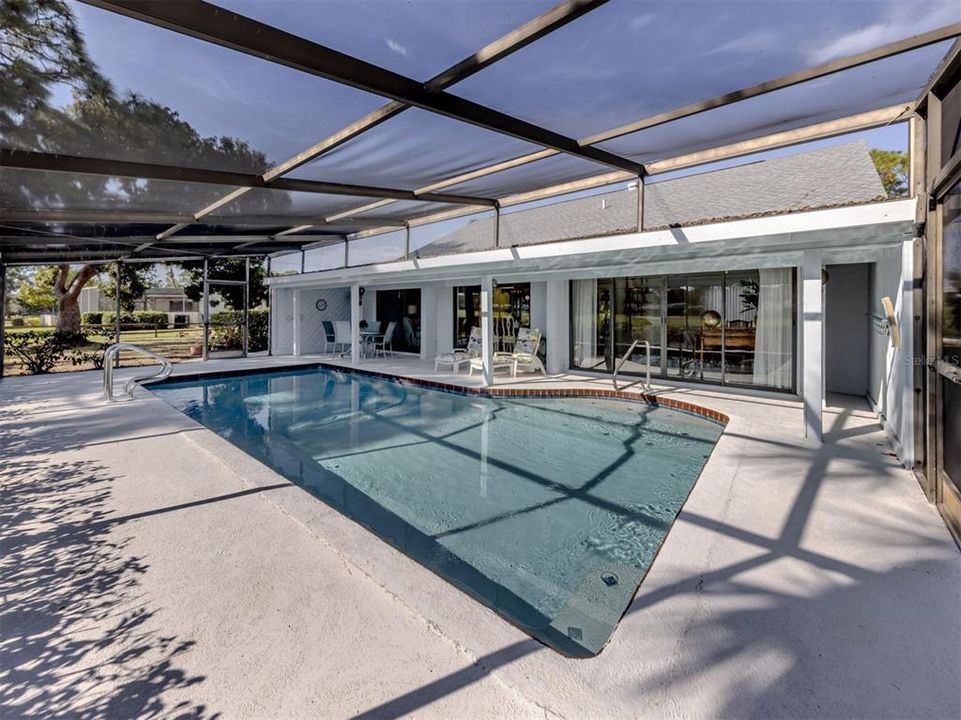 For Sale: $439,900 (2 beds, 2 baths, 1754 Square Feet)