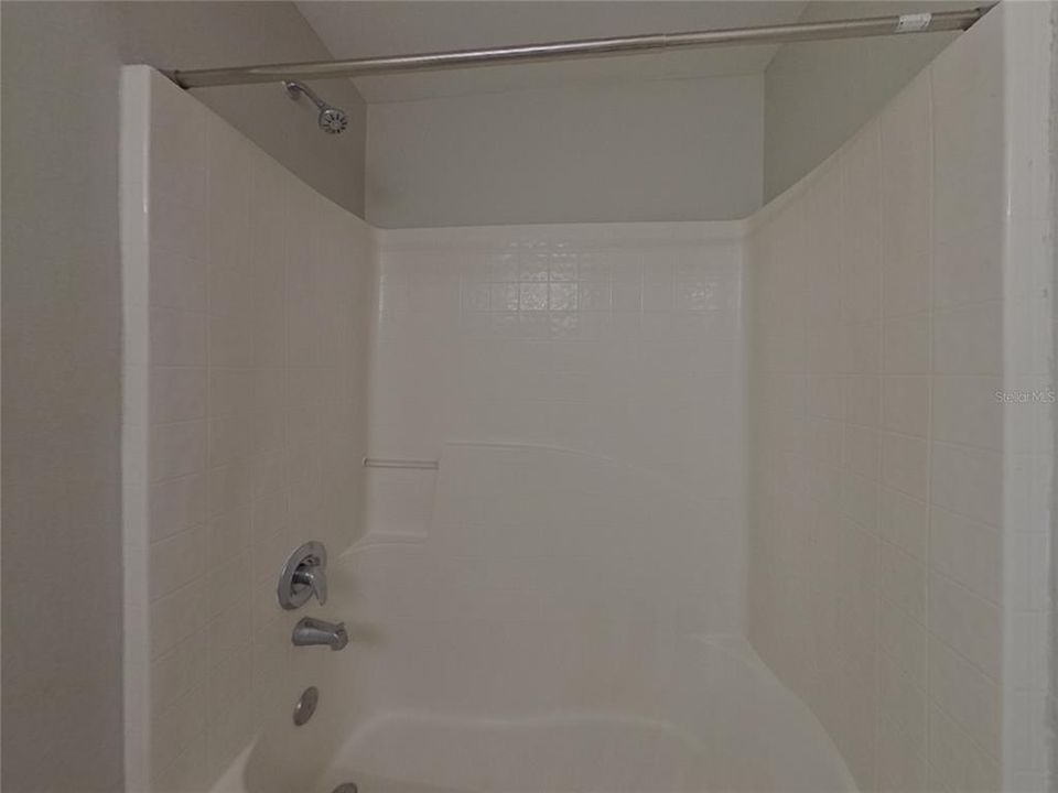 合同活跃: $1,799 (3 贝兹, 2 浴室, 1960 平方英尺)