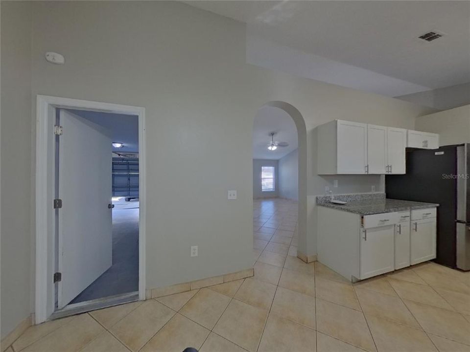 合同活跃: $1,799 (3 贝兹, 2 浴室, 1960 平方英尺)