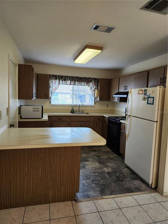 For Sale: $219,900 (3 beds, 2 baths, 1237 Square Feet)