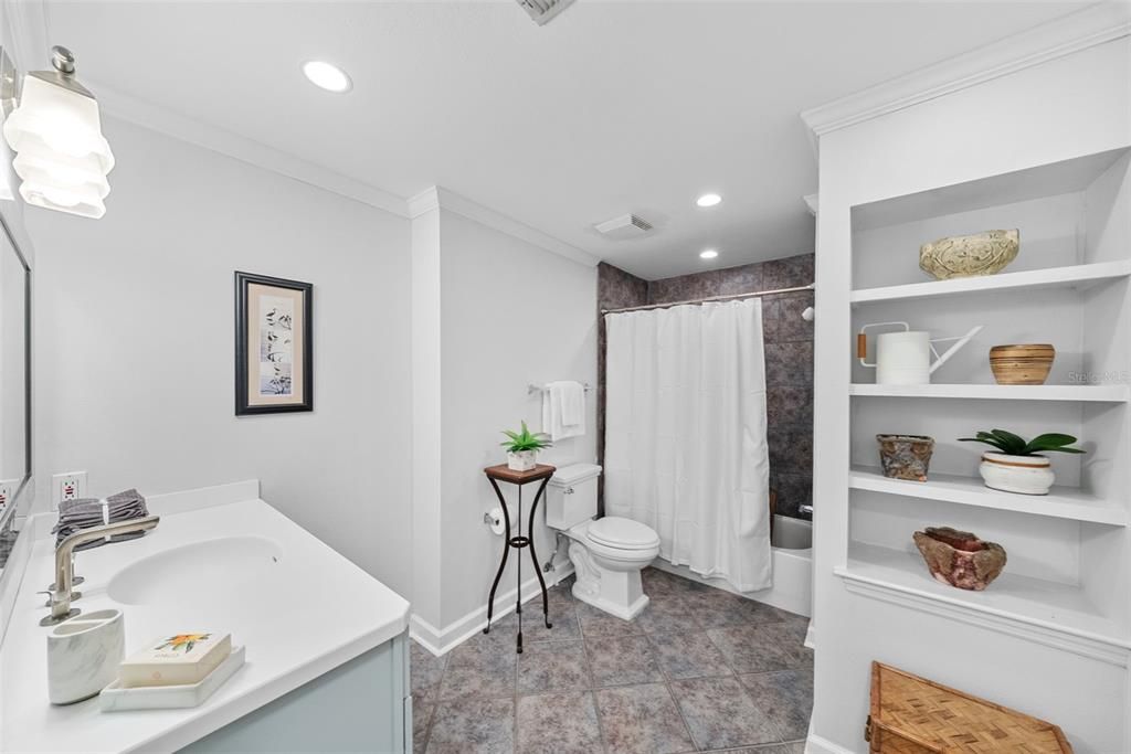 For Sale: $975,000 (2 beds, 2 baths, 1453 Square Feet)