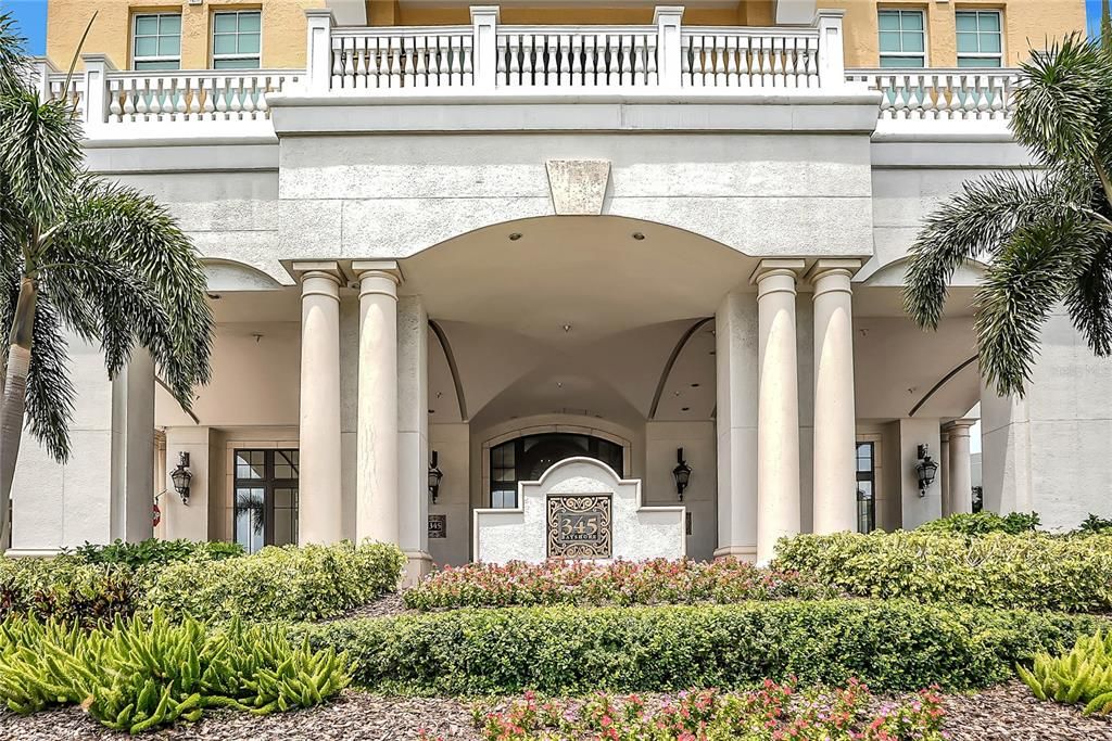 For Sale: $975,000 (2 beds, 2 baths, 1453 Square Feet)