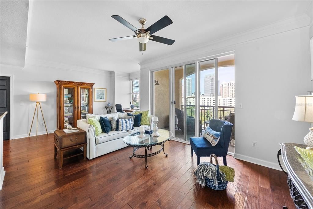 For Sale: $975,000 (2 beds, 2 baths, 1453 Square Feet)