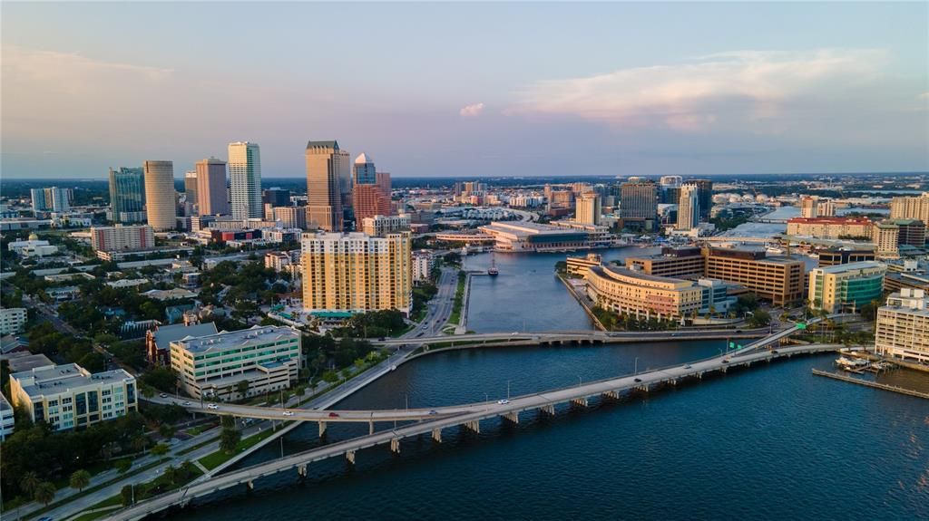 For Sale: $975,000 (2 beds, 2 baths, 1453 Square Feet)