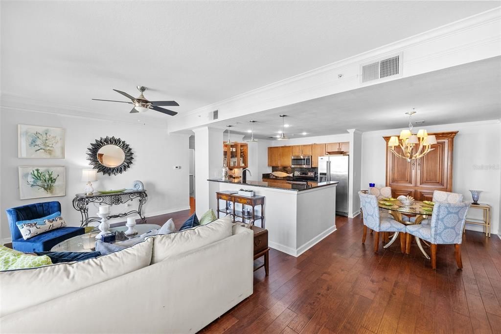 For Sale: $975,000 (2 beds, 2 baths, 1453 Square Feet)