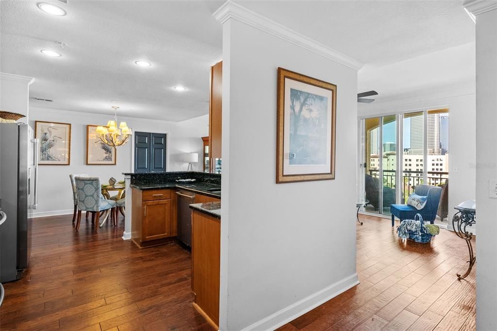 For Sale: $975,000 (2 beds, 2 baths, 1453 Square Feet)