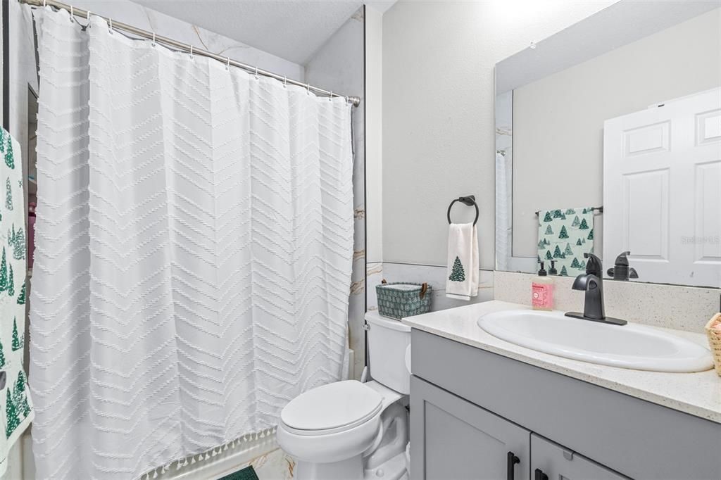 出租: $3,100 (5 贝兹, 3 浴室, 2466 平方英尺)