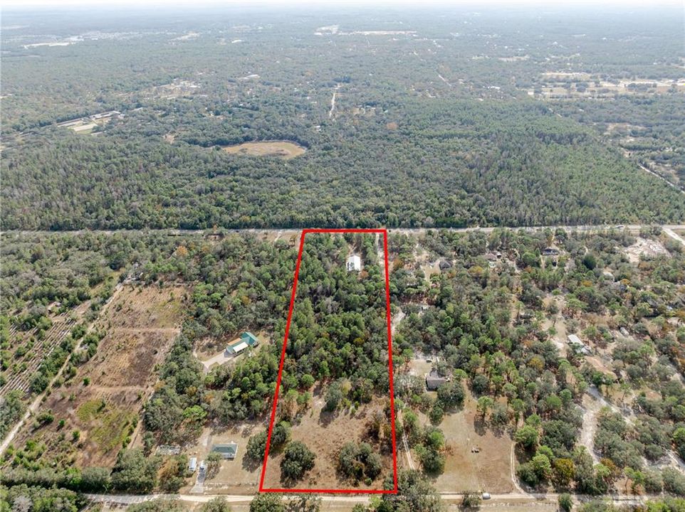 На продажу: $699,999 (9.66 acres)