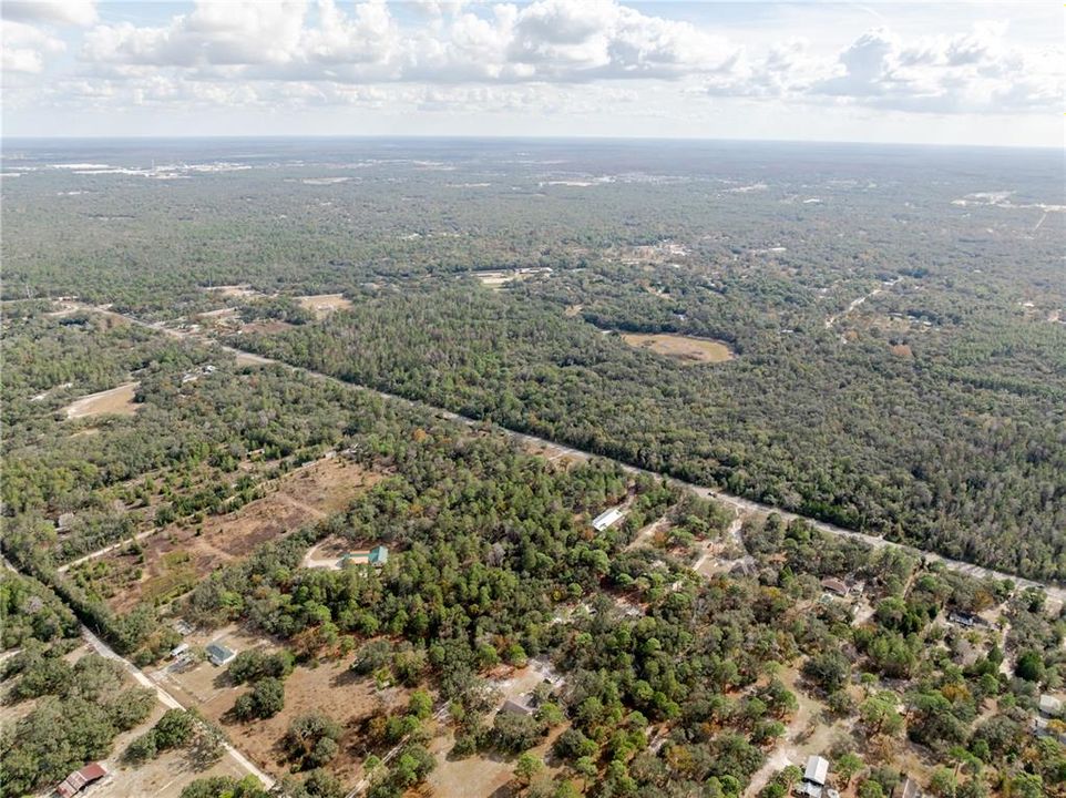 На продажу: $699,999 (9.66 acres)