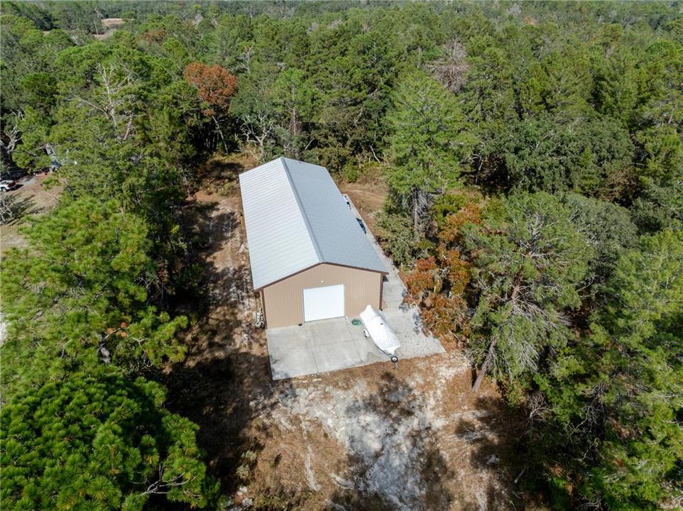 На продажу: $699,999 (9.66 acres)