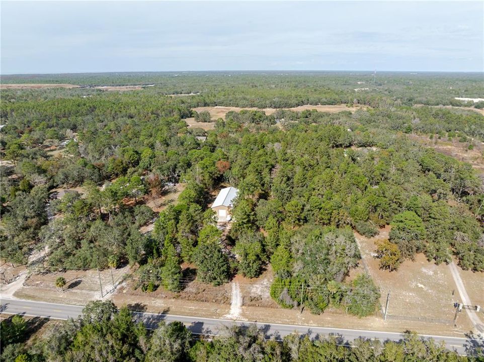 На продажу: $699,999 (9.66 acres)