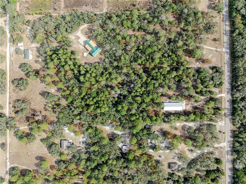 На продажу: $699,999 (9.66 acres)