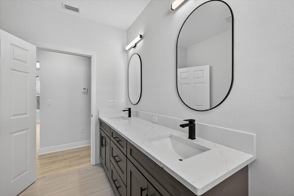 На продажу: $325,000 (3 спален, 2 ванн, 1340 Квадратных фут)