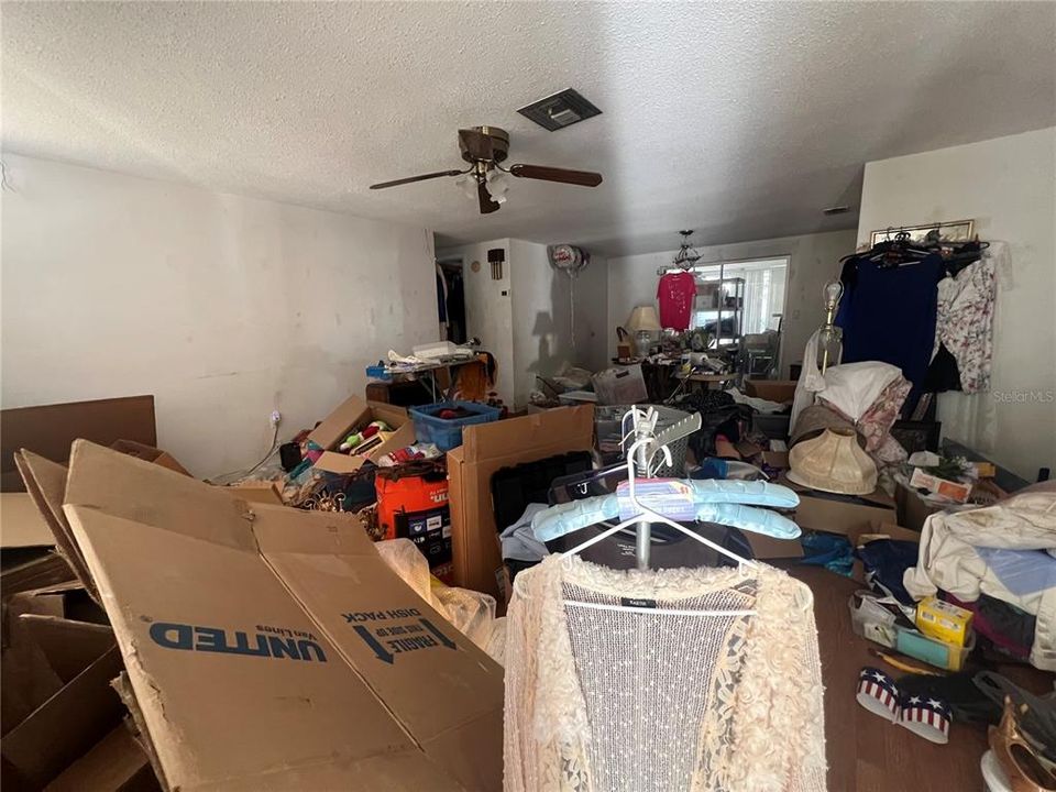 Activo con contrato: $210,000 (2 camas, 2 baños, 1350 Pies cuadrados)