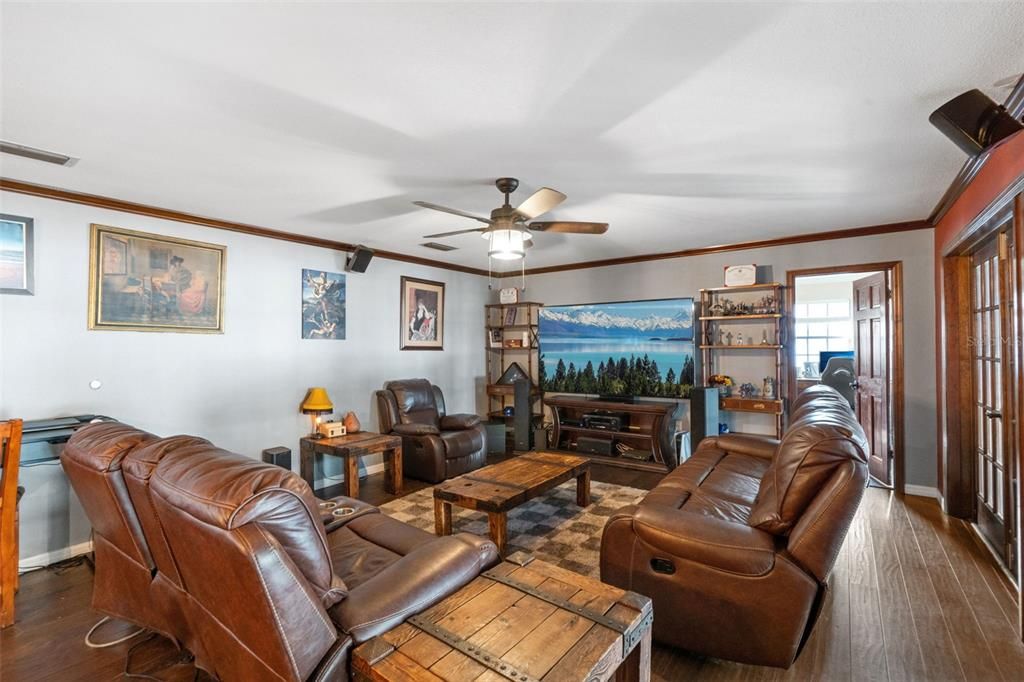 For Sale: $370,000 (4 beds, 3 baths, 2596 Square Feet)