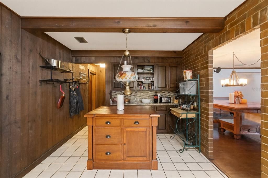 For Sale: $370,000 (4 beds, 3 baths, 2596 Square Feet)