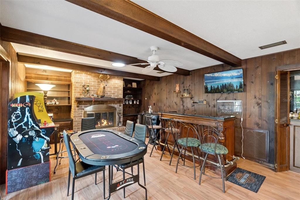 For Sale: $370,000 (4 beds, 3 baths, 2596 Square Feet)