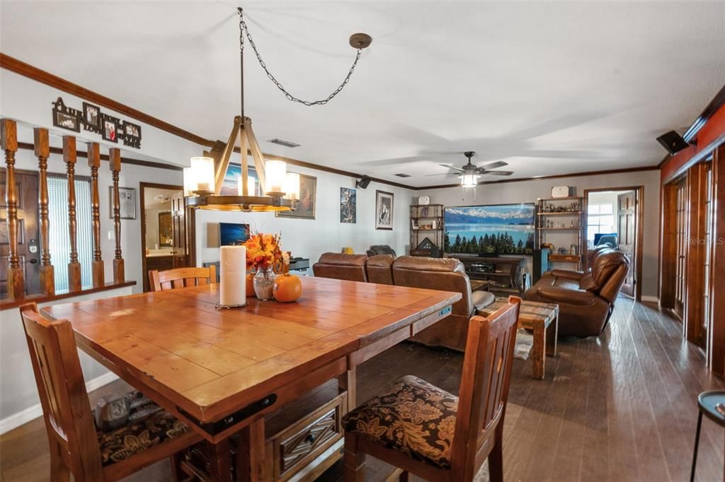 For Sale: $370,000 (4 beds, 3 baths, 2596 Square Feet)