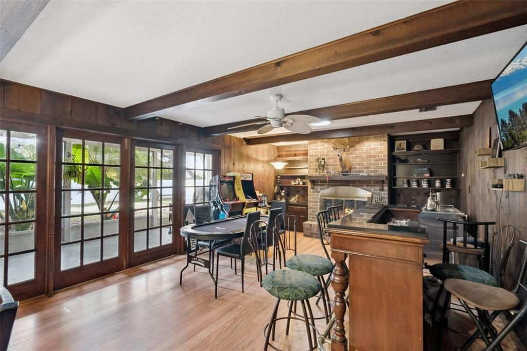 For Sale: $370,000 (4 beds, 3 baths, 2596 Square Feet)