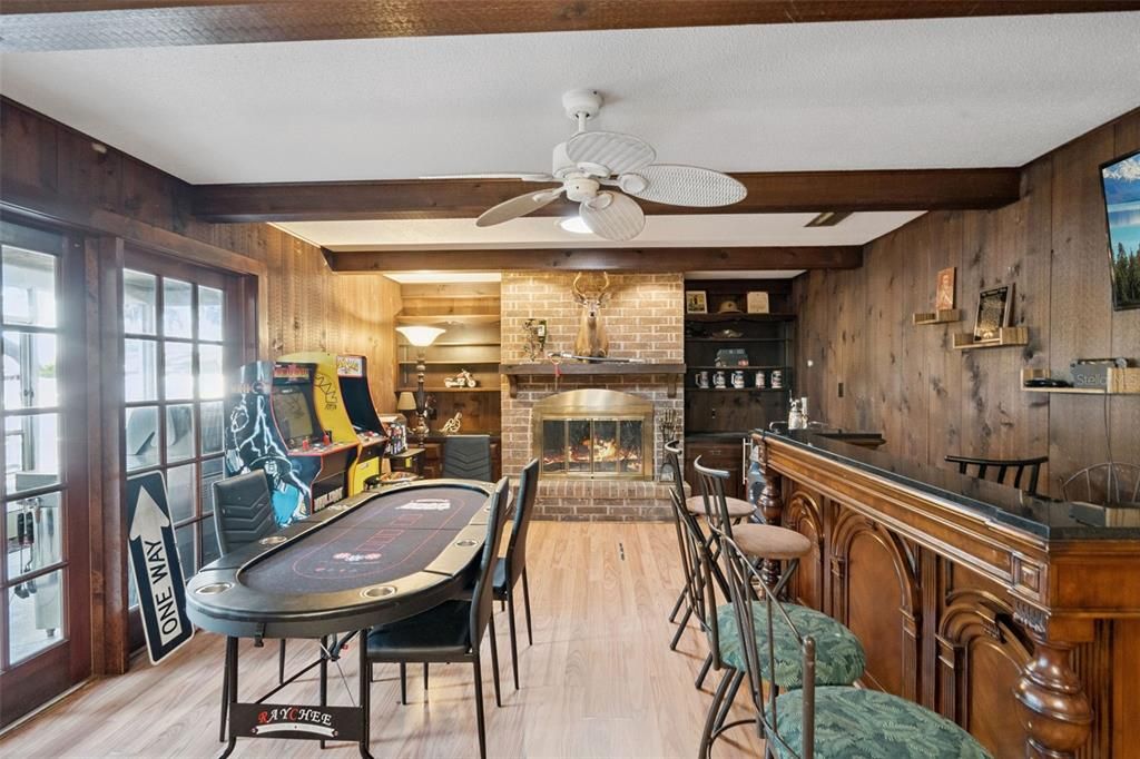 For Sale: $370,000 (4 beds, 3 baths, 2596 Square Feet)