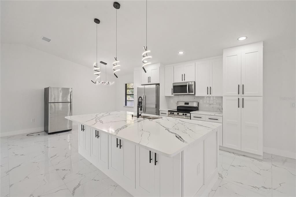 For Sale: $485,000 (5 beds, 4 baths, 2143 Square Feet)