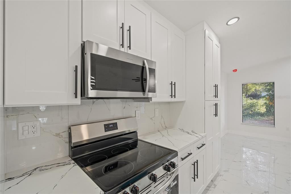 For Sale: $485,000 (5 beds, 4 baths, 2143 Square Feet)