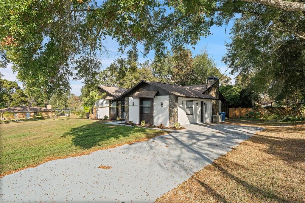 For Sale: $485,000 (5 beds, 4 baths, 2143 Square Feet)