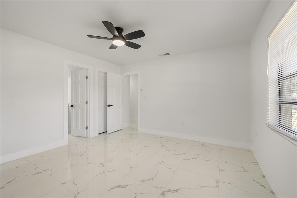 For Sale: $485,000 (5 beds, 4 baths, 2143 Square Feet)