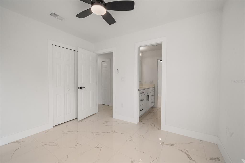 For Sale: $485,000 (5 beds, 4 baths, 2143 Square Feet)