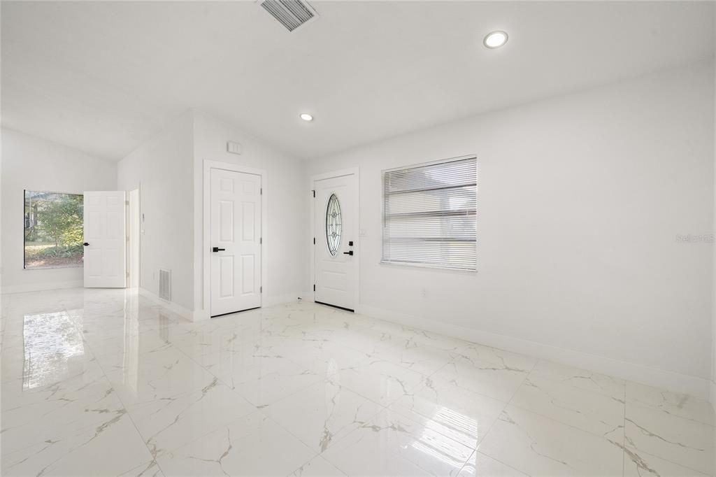 For Sale: $485,000 (5 beds, 4 baths, 2143 Square Feet)