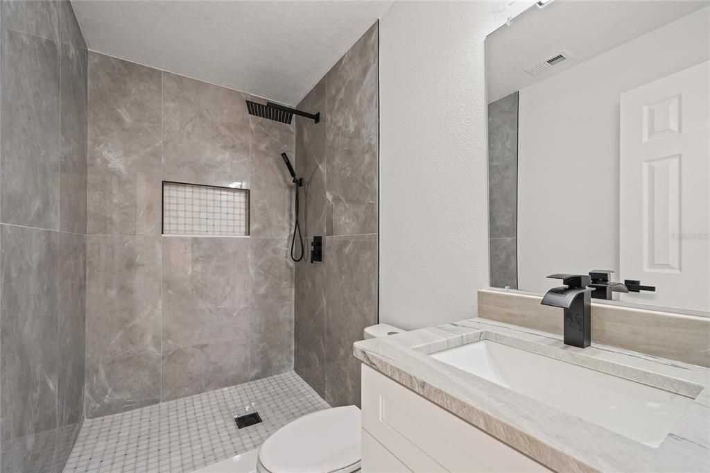 For Sale: $485,000 (5 beds, 4 baths, 2143 Square Feet)