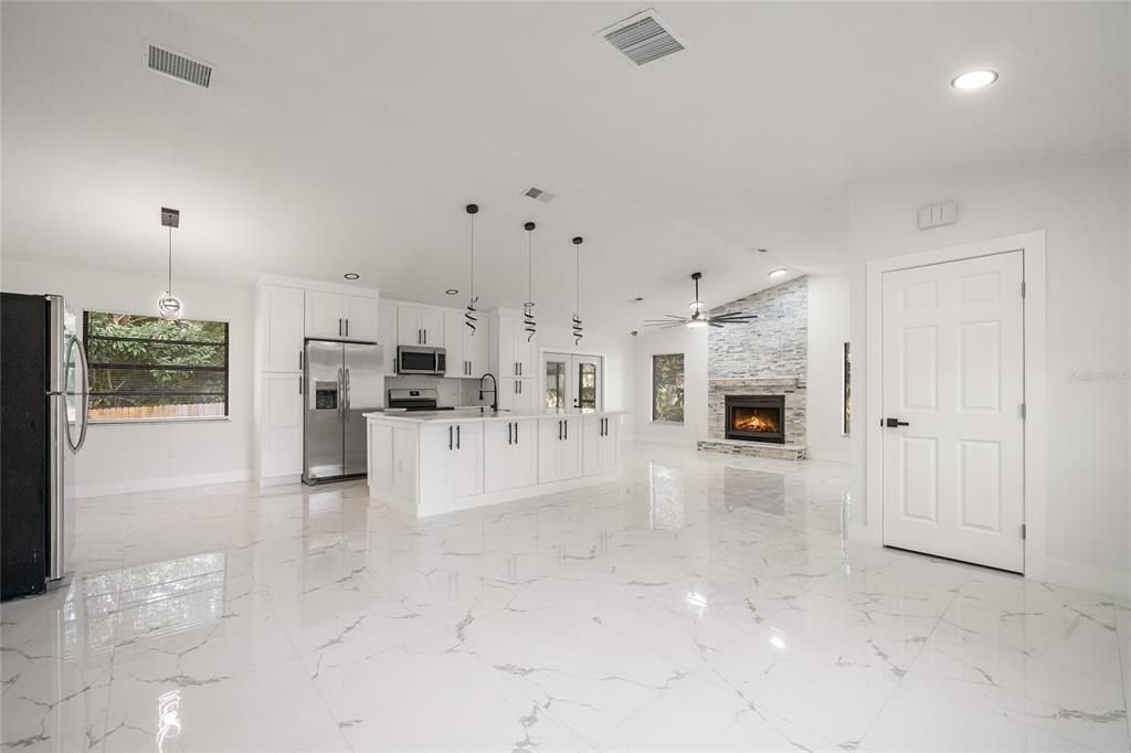 For Sale: $485,000 (5 beds, 4 baths, 2143 Square Feet)