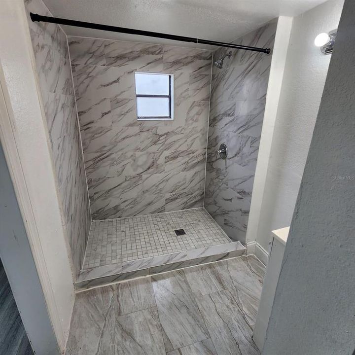 For Sale: $75,000 (2 beds, 1 baths, 710 Square Feet)