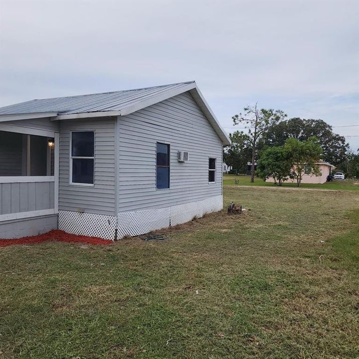 For Sale: $75,000 (2 beds, 1 baths, 710 Square Feet)