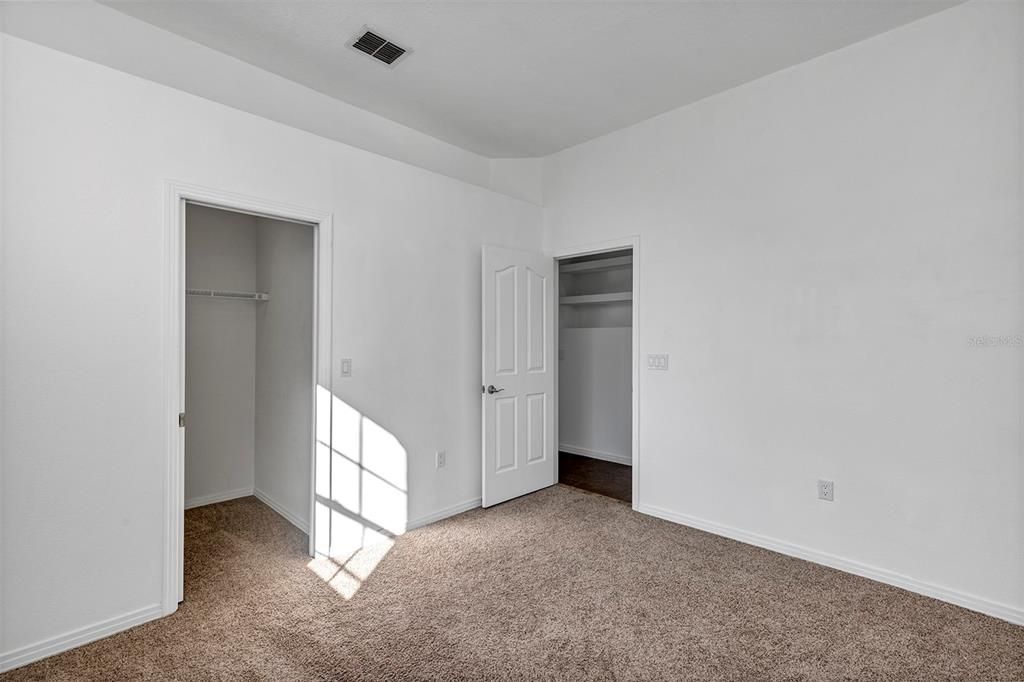 En Venta: $864,900 (4 camas, 3 baños, 3316 Pies cuadrados)