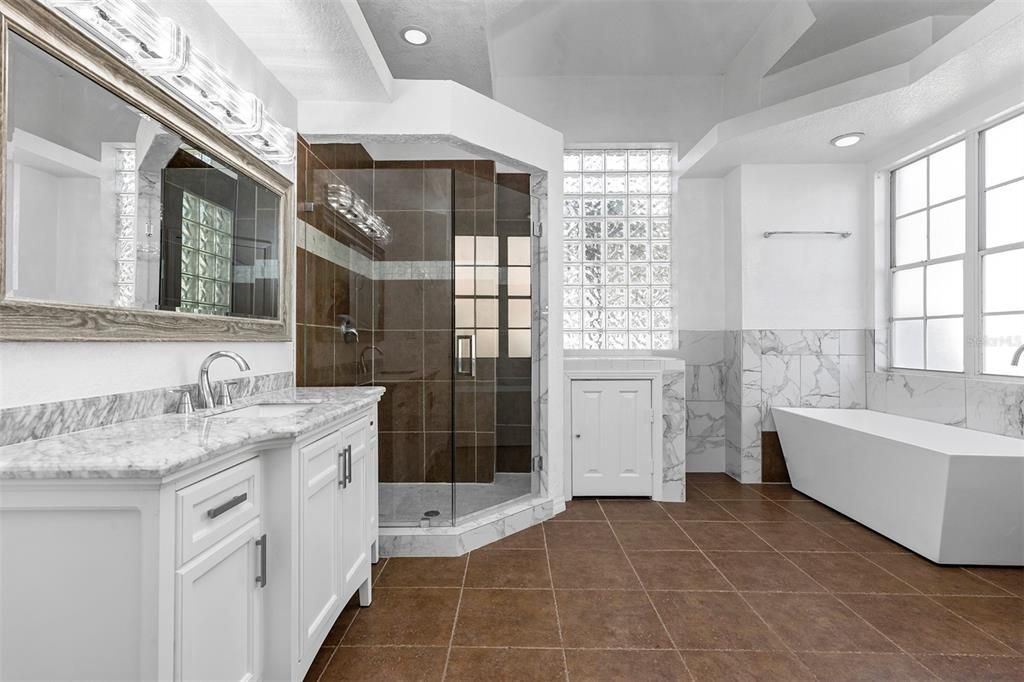 En Venta: $864,900 (4 camas, 3 baños, 3316 Pies cuadrados)