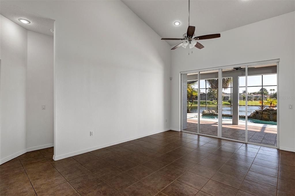 En Venta: $864,900 (4 camas, 3 baños, 3316 Pies cuadrados)