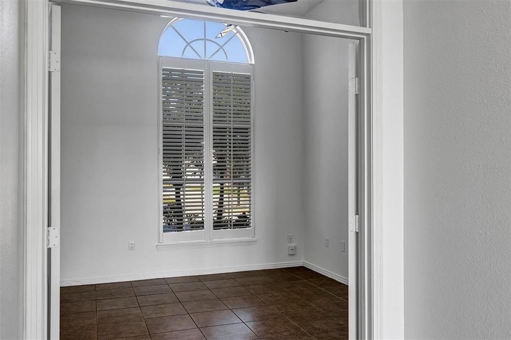 En Venta: $864,900 (4 camas, 3 baños, 3316 Pies cuadrados)