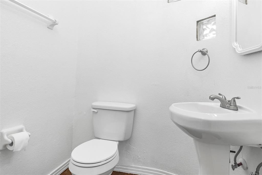 En Venta: $864,900 (4 camas, 3 baños, 3316 Pies cuadrados)