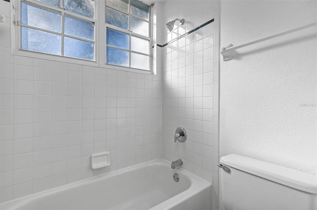 En Venta: $864,900 (4 camas, 3 baños, 3316 Pies cuadrados)